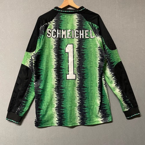 Manchester united goalkeeper - manchester,