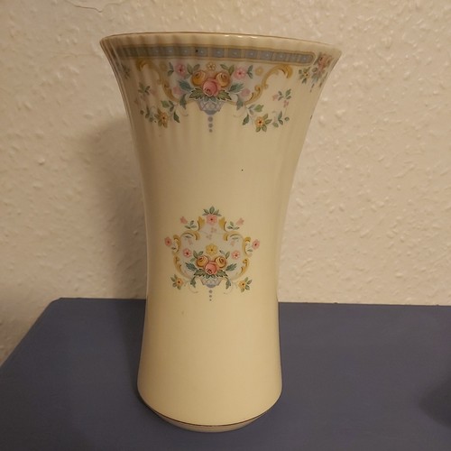 Royal doulton england 1981 - doulton,