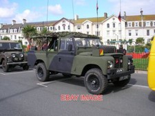 PHOTO  ARMY LAND ROVER REG UFK