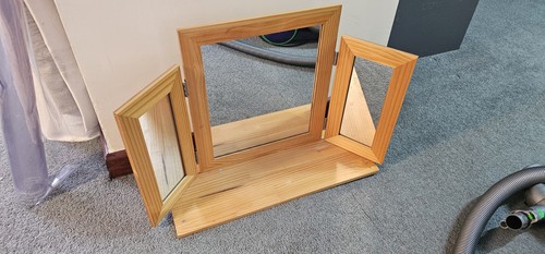 Wall mounted tri fold dressing - tri-fold,