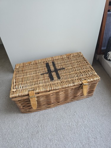 Harrods luxury wicker hamper - harrods,