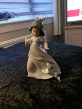 Nao By Lladro Figure 1028 Girl