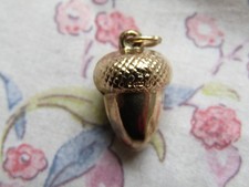 Charm Acorn  9CT Gold - 375
