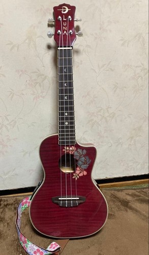 Luna red floral ukulele - floral,