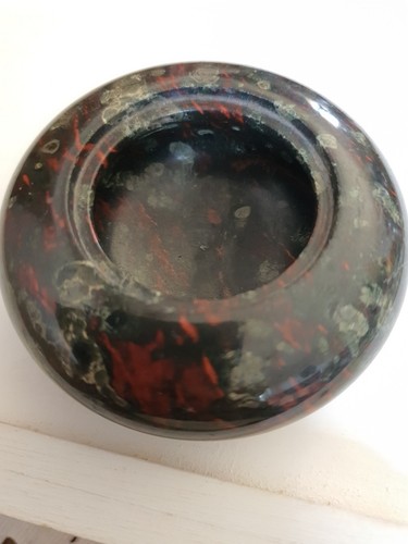 Serpentine turned polished pot - serpentine,