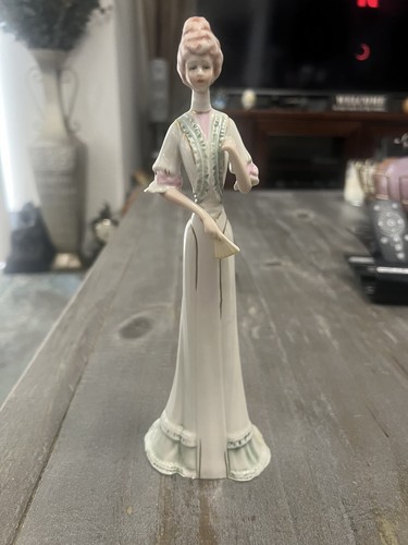Galos porcelain spain statue - galos,