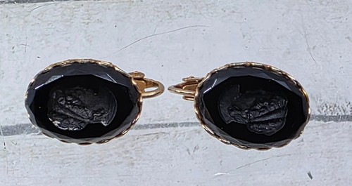 Vtg black glass - glass, intaglio