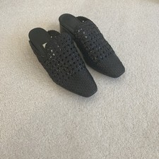 MIISTA Butter Soft Black Woven
