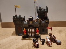 Lego Duplo 4777 Knight's Castle in excellent condition. Includes all figures