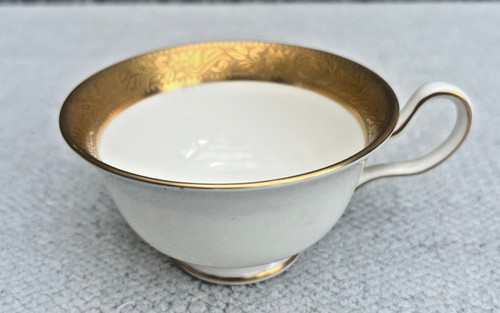 Wedgwood gold ascot tea cup - gold,