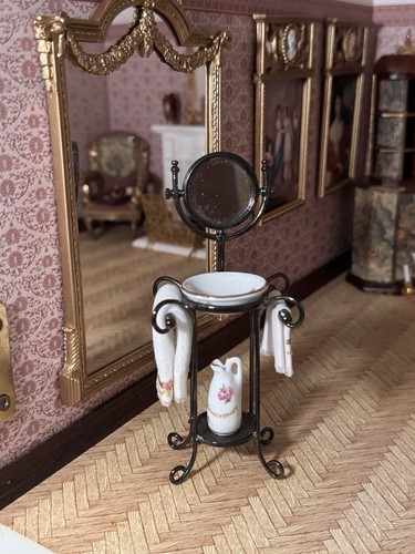 Dollshouse scale reutter - dollshouse,