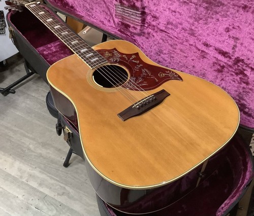 Gibson hummingbird 1976 - gibson,