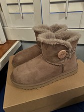 UGG Women's Bailey Button II