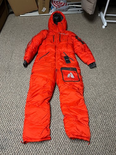 Nwt men eddie bauer - nwt,