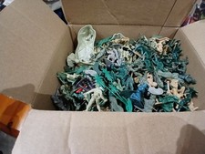 Vintage Mixed Toy Plastic Army Men- Box Full
