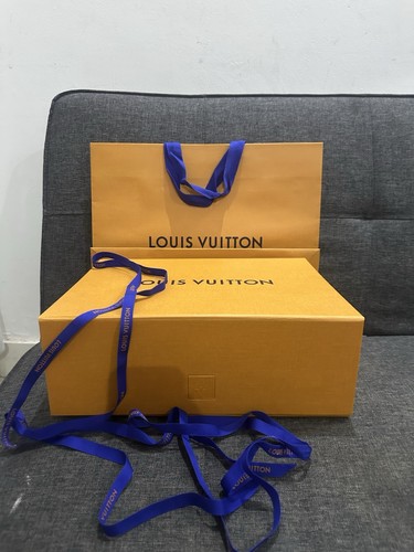 Authentic louis vuitton - vuitton, medium