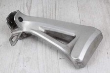 Footrest carrier socius behind