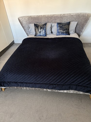 King size bed - size, bedframe