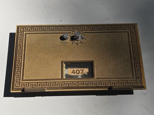 Device 1967 brass post - am.,