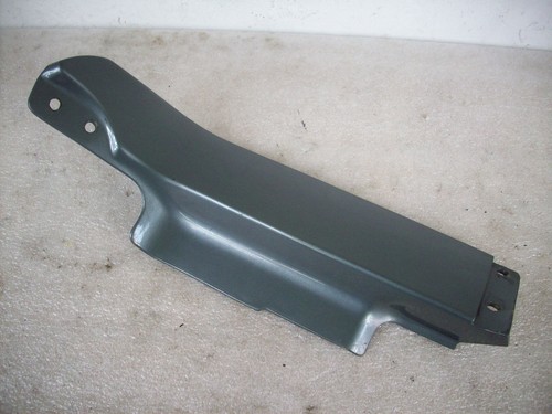 Leg shield right fairing