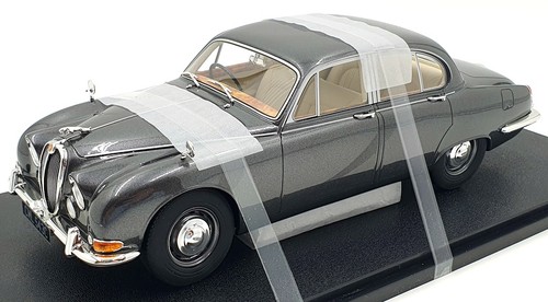 Cult models scale - 1/18,