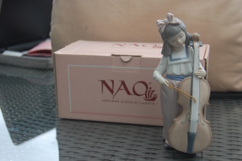 Nao lladró girl - , cello