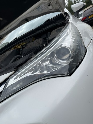 Toyota avensis t27 - t27, 2015