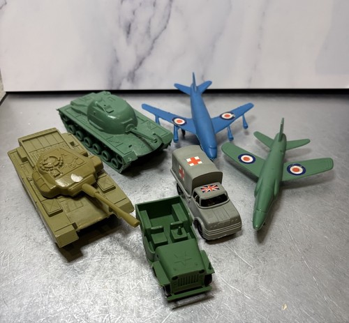 Plastic military tanks - 6x,