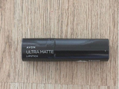 Ultra matte lipstick - matte, in