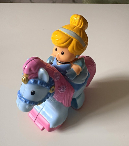 Cinderella plastic horse - plastic,