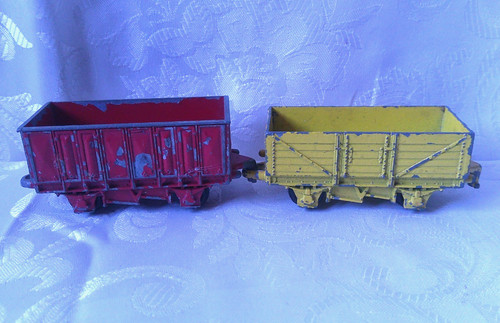 Diecast dinky model - 2,