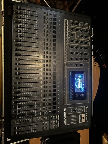 Soundcraft impact digital - impact,