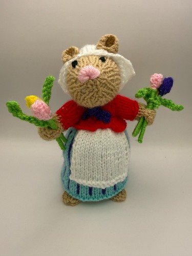 Hand knitted mouse - mouse, tulip