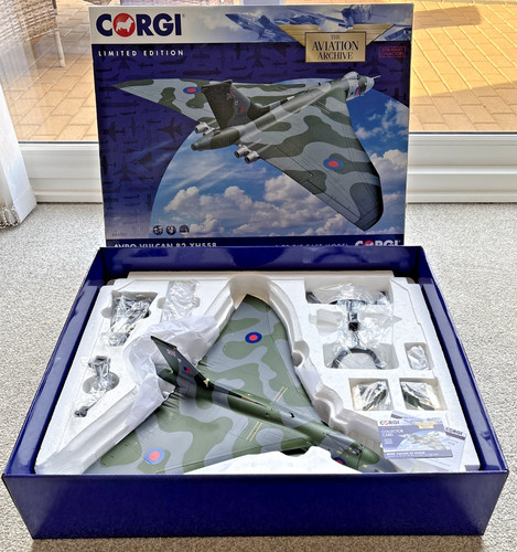 Zm70 corgi aviation aa27201 - aviation,