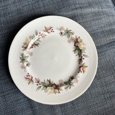 VINTAGE ROYAL STANDARD LYNDALE FINE BONE CHINA SIDE PLATE