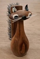 WOODEN HANDMADE BROWN CAT / SQUIRREL HAND LINT CLOTHING BRUSH WOOD ORNAMENT