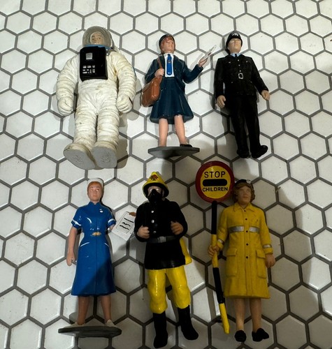 Elc figures plastic job - elc, 6