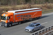 Truck Photo Mercedes-Benz