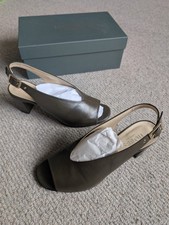 Hobbs Kali Sandal In Olive