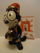 Wade-GOLD XMAS PUDDING FELIX LE 20