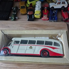 CORGI - 98162 - AEC Regal "WALLACE ARNOLD" Collectible Die Cast Model Bus.