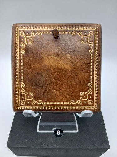 Lovely vintage leather powder - lovely,