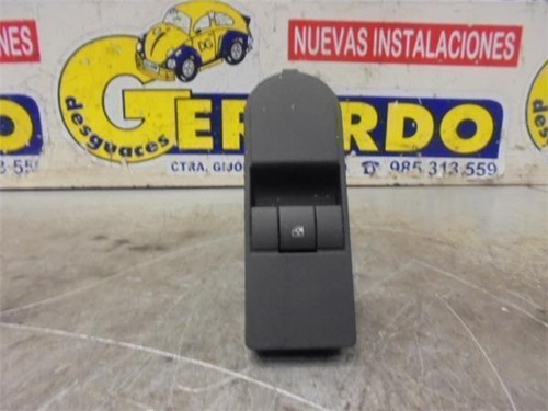 13228709 right front window - front,