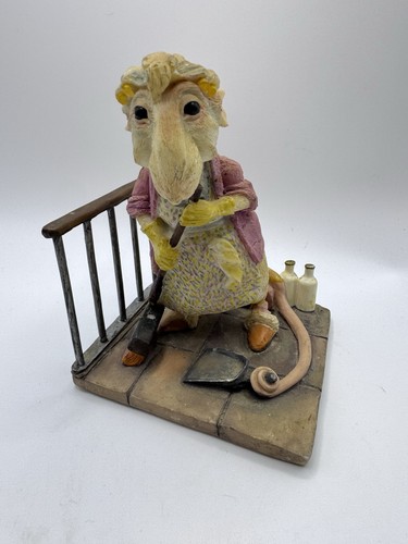 Border fine arts - studio, nora