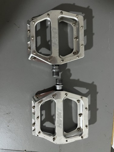 Dmr vault pedals - pedals, silver