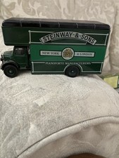 Model Toy Bedford Luton Van