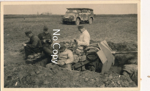 Photo first post soldiers - post,