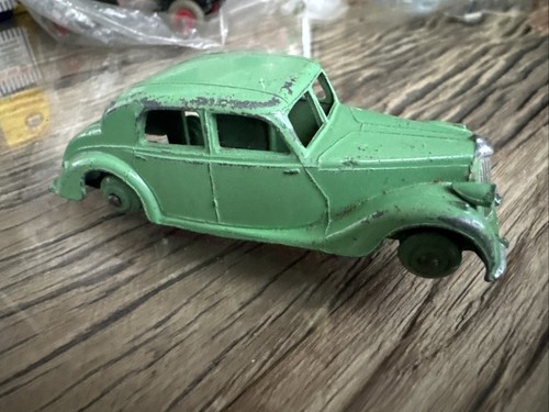 Dinky toys riley saloon - dinky,