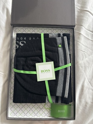 Hugo boss hat and scalf - hat,
