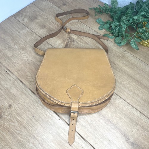 Vintage tan leather saddle bag - vintage,